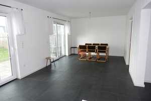 DHH mit gehobener Ausstattung in Griesstätt, mit Carport und 2 Stellplätzen – Rosenheim (Kreis) – Vorschaubild 5