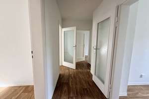 Helle 3-Raum-Wohnung im 1. Obergeschoss – 8525 Bahnhofsvorstadt, Plauen – Vorschaubild 4