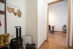 ***HELLE UND GERÄUMIGE 2-ZIMMER-WOHNUNG MIT KÜCHE UND SÜD-LOGGIA*** – Die vollständige Adresse der Immobilie erhältst du vom Anbieter., 92331 Parsberg – Vorschaubild 3