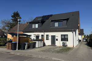 Moderne Doppelhaushälfte in Waldnähe
