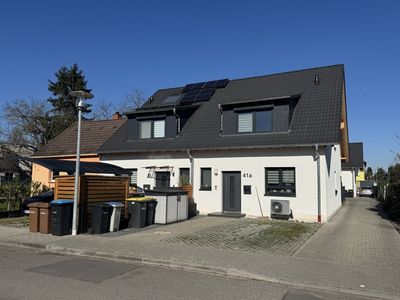 Moderne Doppelhaushälfte in Waldnähe