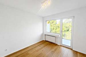 Wunderschöne Zwei-Zimmerwohnung mit großem Balkon und hochwertiger Ausstattung inkl. Außenstellplatz – 40591 Wersten, Düsseldorf – Vorschaubild 7