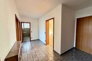 Attraktive Dachgeschosswohnung mit großem Balkon, Garage & Blick ins Grüne – Die vollständige Adresse der Immobilie erhältst du vom Anbieter., 46145 Tackenberg, Oberhausen – Vorschaubild 3