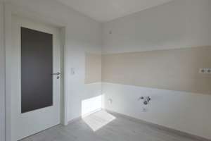NEU !!! sanierte 3-Raum Dachgeschosswohnung – Schweriner Straße 5, 6749 Bitterfeld-Wolfen – Vorschaubild 4