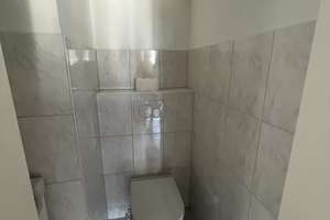 *SCHICKE WOHNUNG BESTER LAGE MIT EBK - SONNENBALKON UND LAMINAT* – Die vollständige Adresse der Immobilie erhältst du vom Anbieter., 60326 Seckbach, Frankfurt am Main – Vorschaubild 8