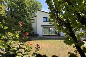 Großzügiges Reihenendhaus mit zwei Wohneinheiten und liebevoll angelegtem  Garten – 63073 Bieber, Offenbach am Main – Vorschaubild 3
