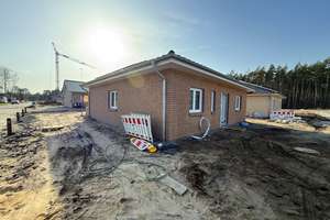 Neubau-Klinkerbungalow in beliebter Lage – Die vollständige Adresse der Immobilie erhältst du vom Anbieter., 29313 Hambühren – Vorschaubild 2