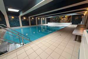 Exklusiv Wohnen im Arabellapark: Apartment mit Pool & neuer Küche – Daphnestraße 32, 81925 Parkstadt, München – Vorschaubild 5