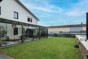 Modernes Wohnen trifft Arbeiten unter einem Dach – Exklusives Einfamilienhaus mit Gewerbeeinheit  – Die vollständige Adresse der Immobilie erhältst du vom Anbieter., 66882 Hütschenhausen – Vorschaubild 2