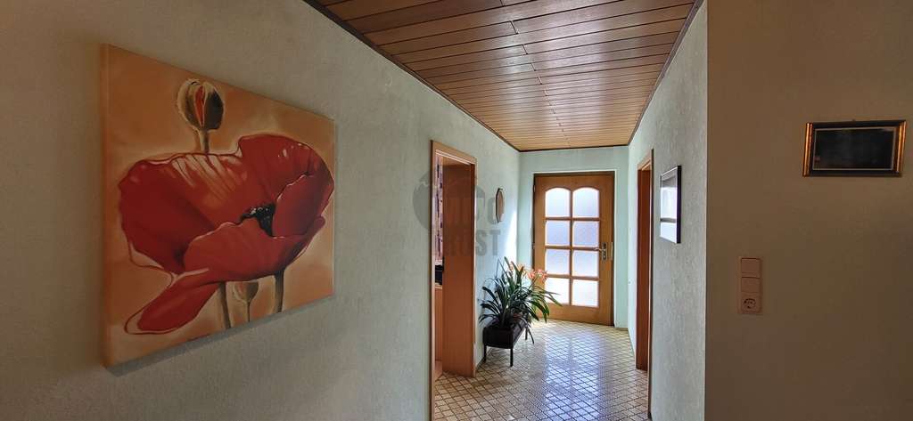 Immobilie in Neubrunn - Ein prachtvolles Anwesen mit zwei großen Scheunen - Bild 4