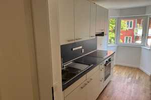Stilvolle, lichtdurchflutete 4-Zimmer-Wohnung mit Balkon in München – München – Vorschaubild 12