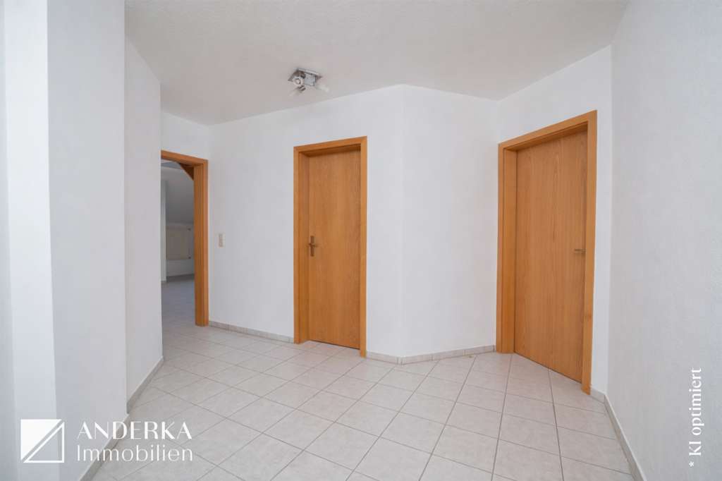 Immobilie in Jettingen-Scheppach - Wohnen mit Galerie-Charakter: 4-Zimmer-Maisonette mit Süd-Loggia! - Bild 1