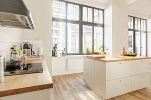 Stilvolle Loftwohnung mit Balkon und TG – Jetzt Besichtigung sichern! – Die vollständige Adresse der Immobilie erhältst du vom Anbieter., 10243 Friedrichshain, Berlin – Vorschaubild 3