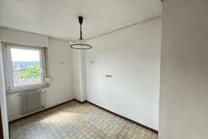 Solides Wohnhaus mit viel Freifläche für Autos, Spielwiese u. Gemüsebeet - Scheune vorhanden – Erzkopfstraße 8, 75181 Huchenfeld, Pforzheim – Vorschaubild 13
