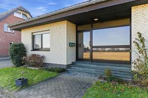 Bungalow in Rheinnähe mit großem sonnigen Grundstück und Garage – Die vollständige Adresse der Immobilie erhältst du vom Anbieter., 47495 Rheinberg – Vorschaubild 2