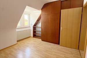 Großzügige Drei-Zimmer-Wohnung ideal zur WG-Gründung mit gemeinschaftlichem Dachbereich – Rotenwaldstr. 104, 70176 Hasenberg, Stuttgart – Vorschaubild 4