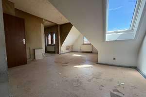 Sanierungsobjekt mit Potenzial – 2,5-Zimmer-Dachgeschosswohnung im Jugendstilhaus – Die vollständige Adresse der Immobilie erhältst du vom Anbieter., 70191 Nordbahnhof, Stuttgart – Vorschaubild 4