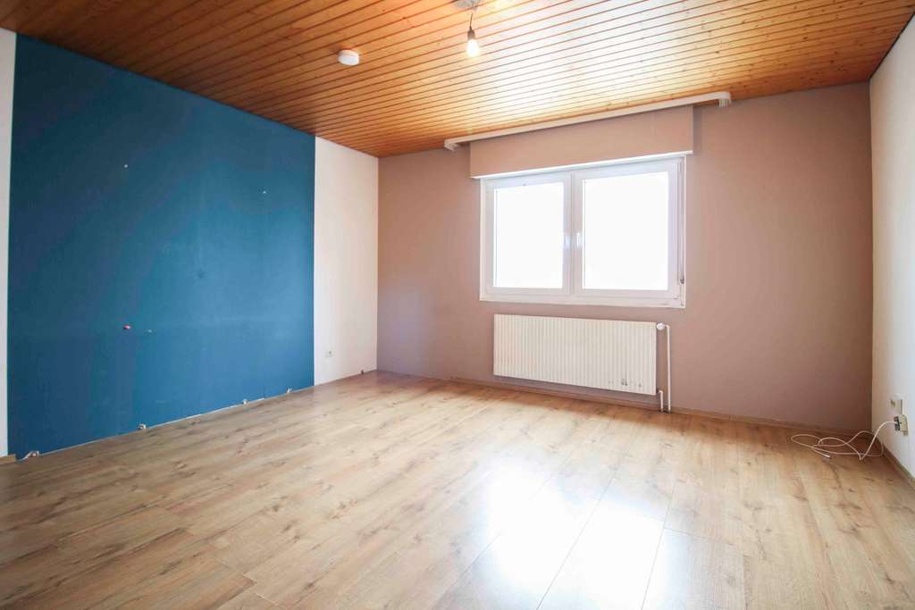 Immobilie in Grävenwiesbach - Gestalten Sie Ihr Zuhause: Einfamilienhaus mit weitläufigem Garten in Grävenwiesbach-Heinzenberg  - Bild 4