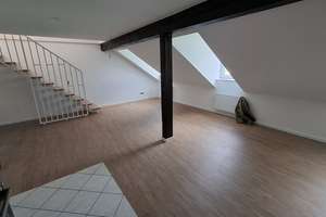 komplett renovierte Dachgeschosswohnung mit Einbauküche im Zentrum – Schmidtstedter Ufer 16, 99084 Altstadt, Erfurt – Vorschaubild 8