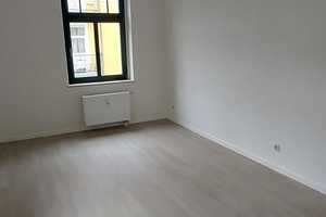 Gemütliche, frisch renovierte 2 ZKB Wohnung in zentraler Lage zu vermieten! – Eibenstocker Str. 27, 1277 Dresden – Vorschaubild 4