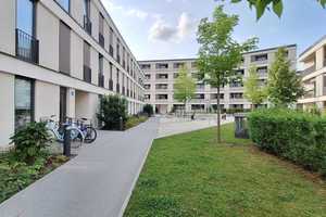 Moderne 3-Zi. Wohnung mit Einbauküche, Terrasse & TG-Stellplatz im Dörnberg-Viertel (Regensburg) – Clara-Schumann Straße 5, 93049 Regensburg – Vorschaubild 1