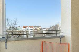 Blick aufs Maybachufer: Wunderschöner 2 Zimmer Altbau, 4. OG, Ost-Loggia, Erker, Wasserblick – Maybachufer 47, 12045 Neukölln (Ortsteil), Berlin – Vorschaubild 9