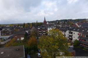 Renditeobjekt od. Eigennutzung in Haaren: Geräumige 2 Zi.-Whng., Balkon mit Aussicht, inkl. Garage