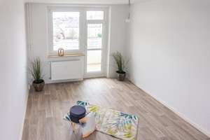 Lichterfüllte 3-Raum-Wohnung mit Balkon