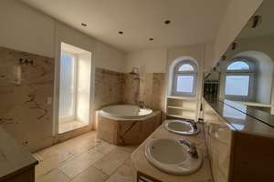 Luxury 3- to 4-bedroom penthouse apartment in a historic villa without an elevator – Die vollständige Adresse der Immobilie erhältst du vom Anbieter., 65193 Nordost, Wiesbaden – Vorschaubild 34
