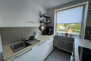 Geschmackvolle 2-Zimmer-DG-Wohnung mit Balkon und EBK in Hamburg-Schnelsen – Hamburg – Vorschaubild 3