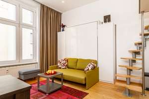 Villa Marta - Ruhig gelegenes Pied-à-terre mit Aufzug
fußläufig zum Ludwigkirchplatz & Ku'damm – Die vollständige Adresse der Immobilie erhältst du vom Anbieter., 10719 Wilmersdorf, Berlin – Vorschaubild 2