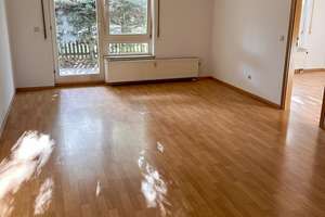 Gemütliche 2-Zimmer-Erdgeschosswohnung mit eigener Terrasse, Wannenbad & TG-Stellplatz in Landsberg – 6188 Landsberg – Vorschaubild 1