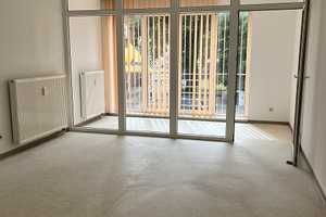 sonnige seniorengerechte 2 Zimmer Wohnung mit Wintergarten – Weserstraße 85, 27572 Bremerhaven – Vorschaubild 2