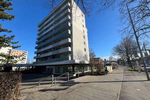 Gepflegte, vermietete 3 Zimmerwohnung mit tollem Ausblick – Die vollständige Adresse der Immobilie erhältst du vom Anbieter., 81827 Waldtrudering, München – Vorschaubild 3