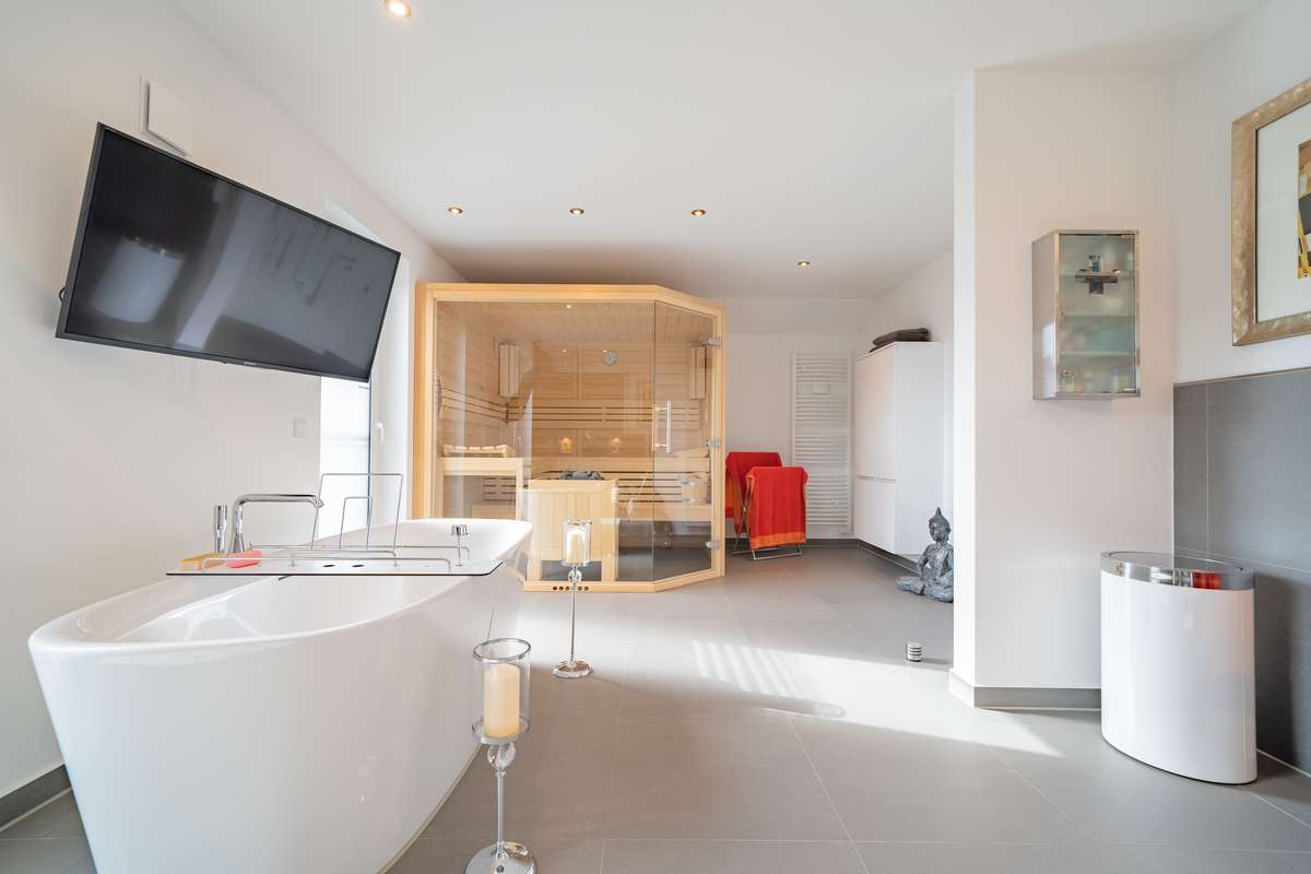 Immobilie in Denklingen - Traumhaftes EFH mit High End- Technik in Denklingen - Bild 8