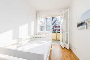 MITTEN IN DER CITY-WEST - HELLE WOHNUNG MIT BALKON – Zillestr. 26, 10585 Berlin – Vorschaubild 1