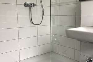 Auf gute Nachbarschaft: renovierte 1-Zi.-Single-Wohnung – Frankenweg 11, 33689 Sennestadt, Bielefeld – Vorschaubild 2