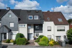 Zweifamilienhaus mit separaten Eingängen, Garten und Garage  in Dortmund-Lütgendortmund!