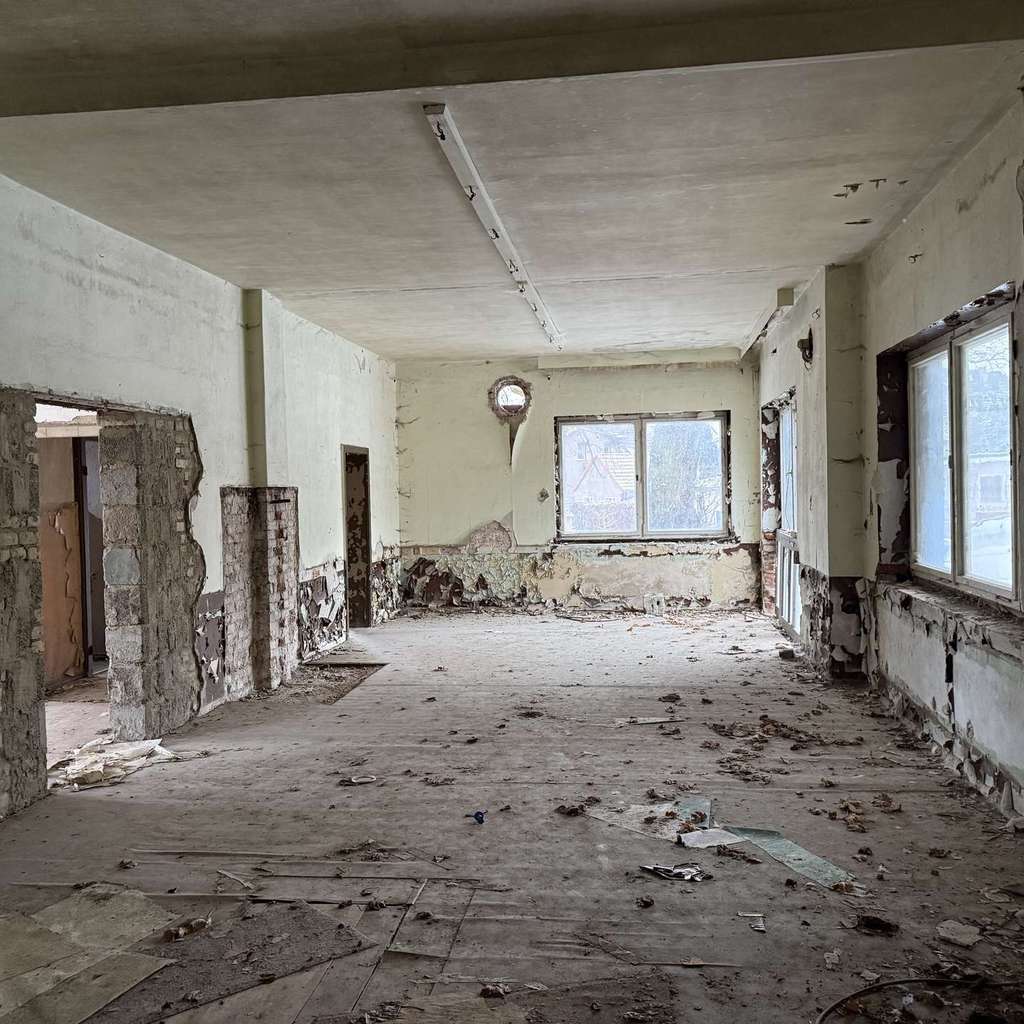 Immobilie in Rauen - Sanierungsbedürftiges Haus mit Potenzialgrundstück - Bild 3