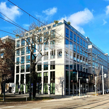 Modernes Office mit viel Licht und exklusiver Terrassenfläche