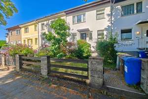 Magdeburg Ottersleben | Reihenmittelhaus mit 5 Zimmern, Terrasse und kleinem Garten