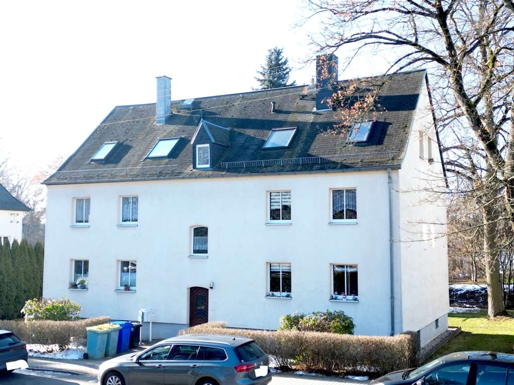 Immobilie in Oberlungwitz - „Sicher investieren: Substanzstarkes Mehrfamilienhaus - Bild 1