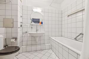 Stilvolle 3-Zimmer-Wohnung mit eigenem Garten in Bilk – 40223 Bilk, Düsseldorf – Vorschaubild 8