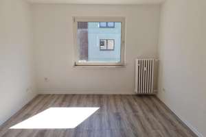 Super geschnittene 3-Zimmer-Wohnung zu vermieten! – Straßburger Straße 42, 47137 Untermeiderich, Duisburg – Vorschaubild 1