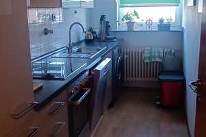 65 qm, 3 Zi. mit großem Balkon, Einbauküche