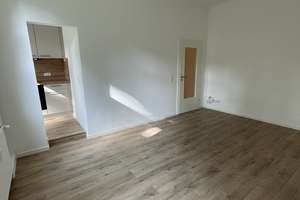 Kleine 2-Raum-Wohnung mit EBK, Erstbezug nach Sanierung
