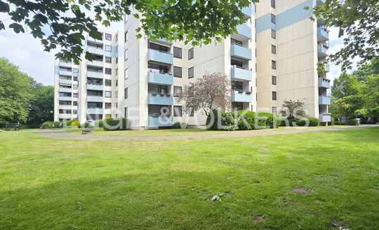 2-ZIMMER-WOHNUNG IM HOCHPARTERRE MIT ENTWICKLUNGSPOTENTIAL