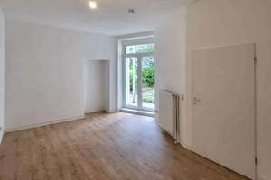 **2-Raumwohnung im Hinterhaus** + Laminatboden + Terrasse + Einbauküche als Option!!!