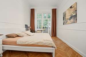 Charmanter Altbau mit Charakter: 3-Zimmer-Wohnung mit Fischgrätenparkett im 1. OG nahe Ku'damm. – Die vollständige Adresse der Immobilie erhältst du vom Anbieter., 10707 Wilmersdorf, Berlin – Vorschaubild 16