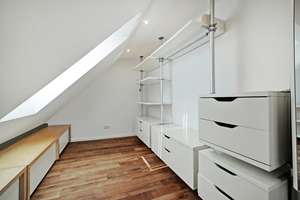 Stilvolle Maisonettewohnung mit besonderem Wohnambiente und sonnigem Balkon – Die vollständige Adresse der Immobilie erhältst du vom Anbieter., 81671 Berg am Laim Ost, München – Vorschaubild 12